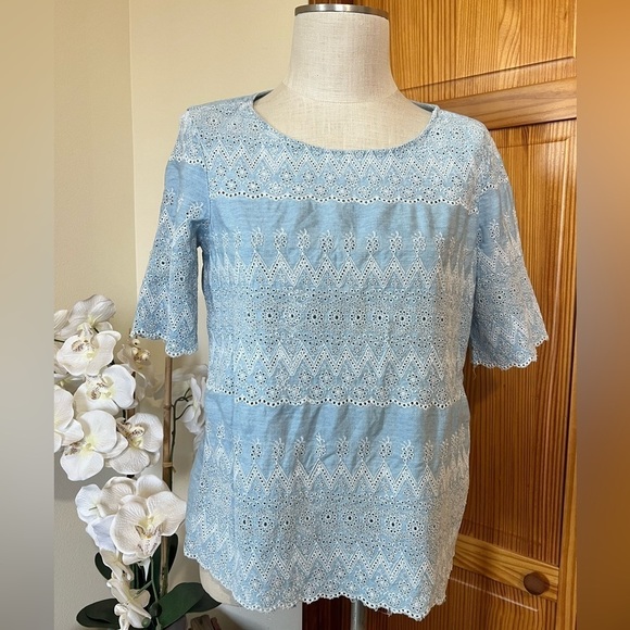 GAP Medium Denim Embroidered Short Sleeve Scalloped Spring Summer Shirt Granny - Picture 1 of 7